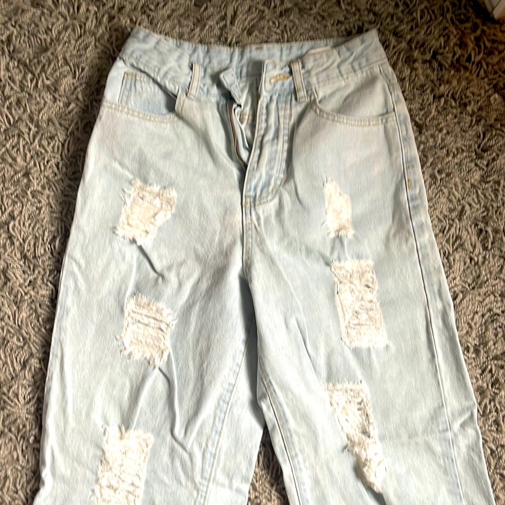 Light Wash Baggy/Mom Jeans